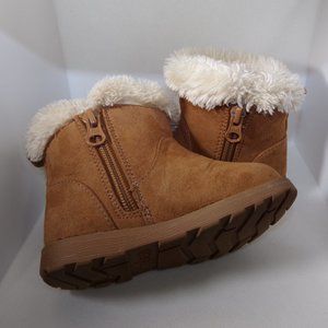Cat And jack Winter Boots Girls Size 6 Great gently worn condition!